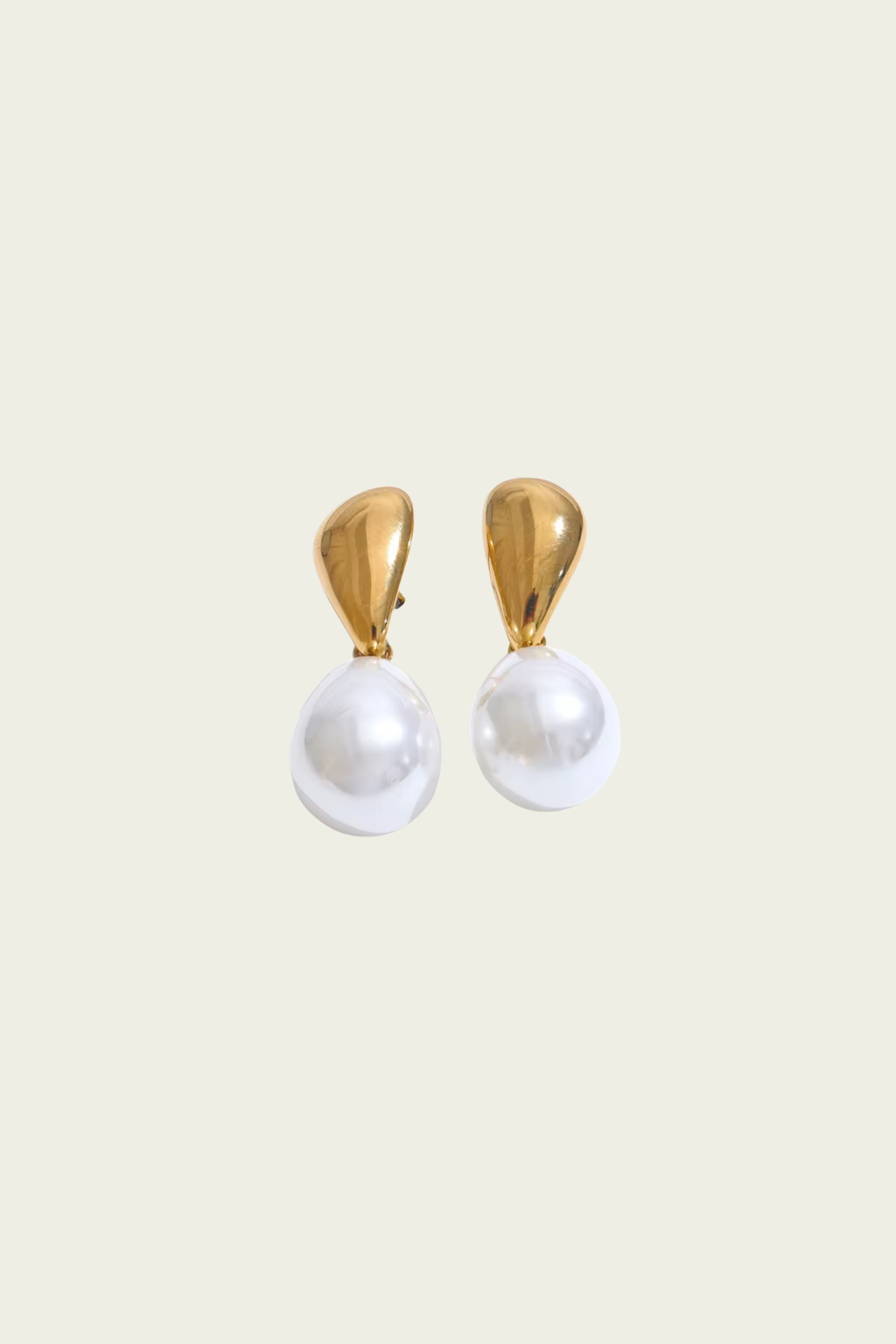 Vivi Pearl Earrings