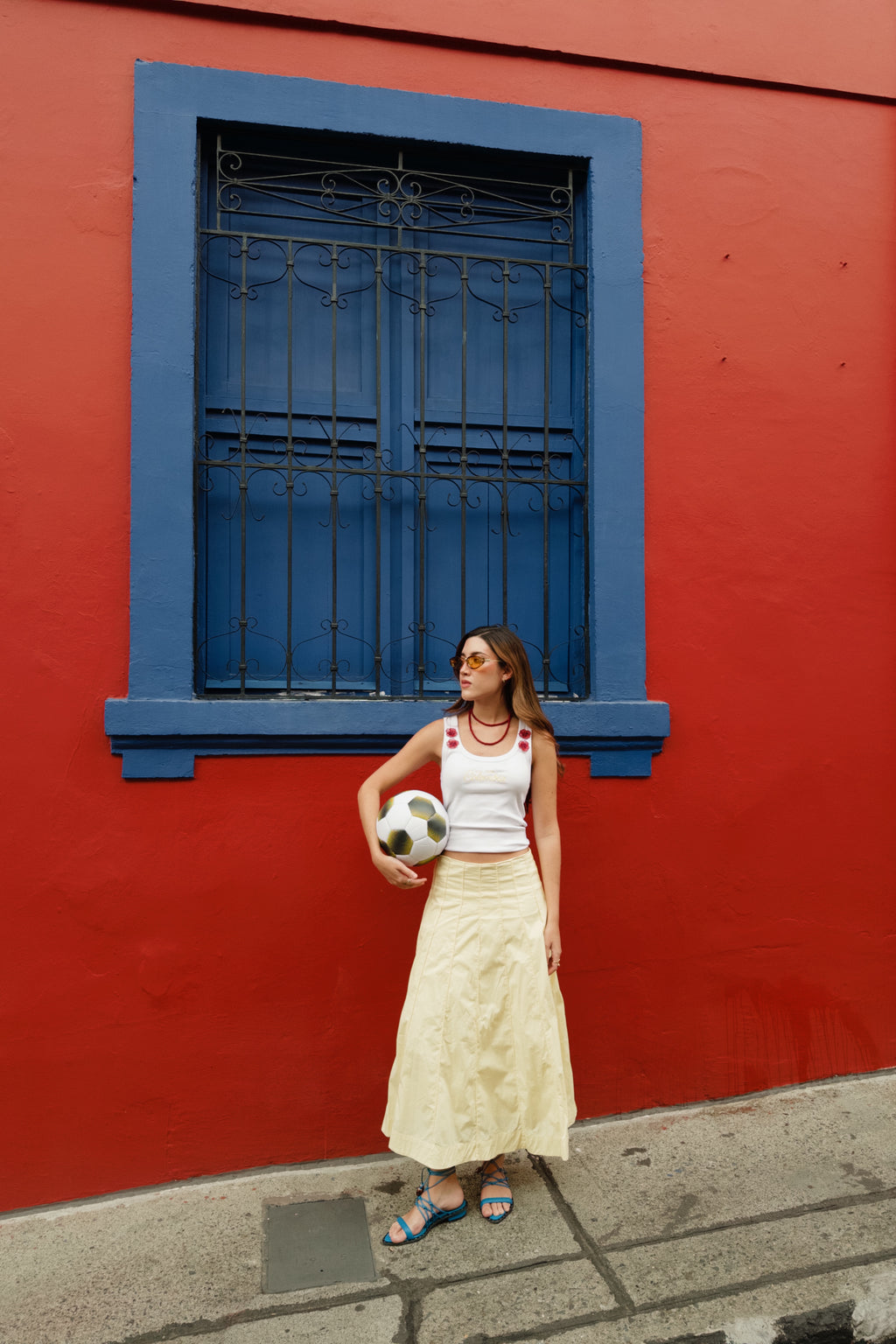 GIRL FROM COLOMBIA